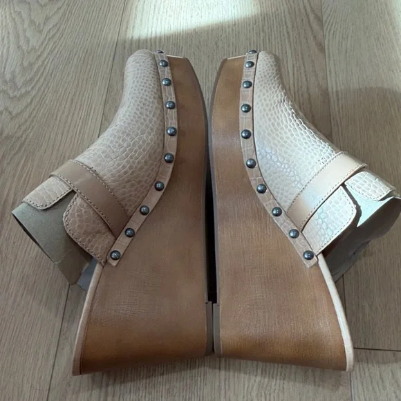 Lucky Brand Tan Clog Heels Dusty Sand Essex Croco Leather NWT Size 11M - Picture 8 of 9